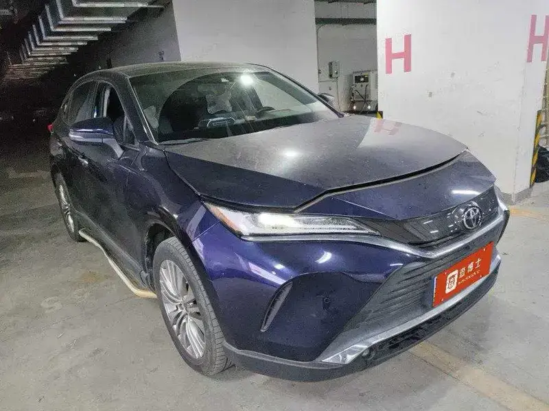 2022 Toyota Harrier с пробегом 21 000 км