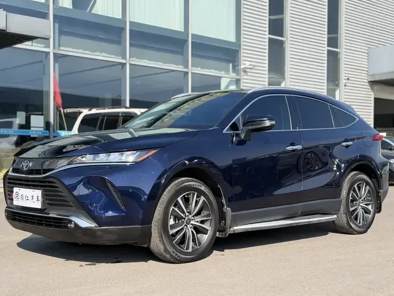 2022 Toyota Harrier с пробегом 117 000 км