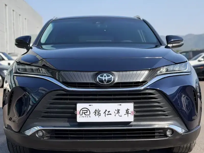 2022 Toyota Harrier с пробегом 117 000 км