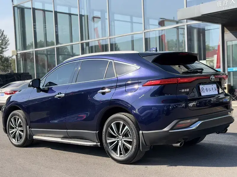 2022 Toyota Harrier с пробегом 117 000 км