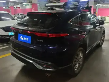 2022 Toyota Harrier с пробегом 53 000 км