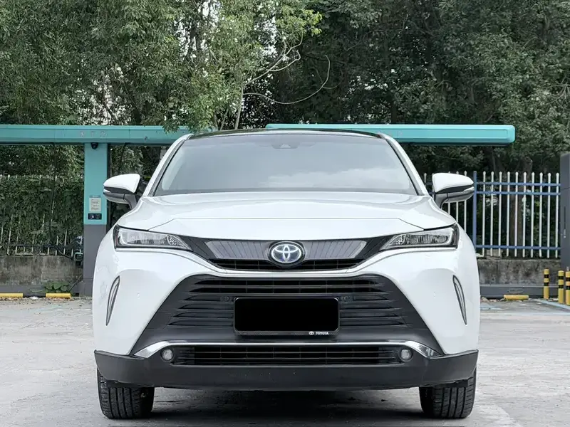2022 Toyota Harrier с пробегом 58 000 км