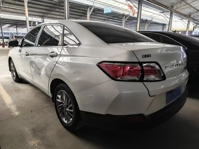 2021 Venucia D60 с пробегом 72 000 км