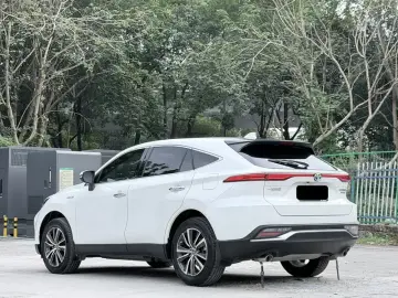2022 Toyota Harrier с пробегом 58 000 км