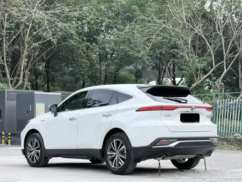 2022 Toyota Harrier с пробегом 58 000 км