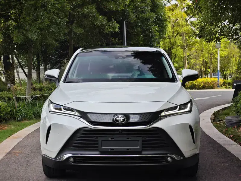 2022 Toyota Harrier с пробегом 26 000 км