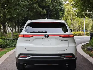 2022 Toyota Harrier с пробегом 26 000 км