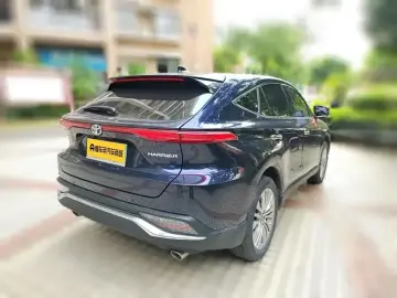 2022 Toyota Harrier с пробегом 28 400 км
