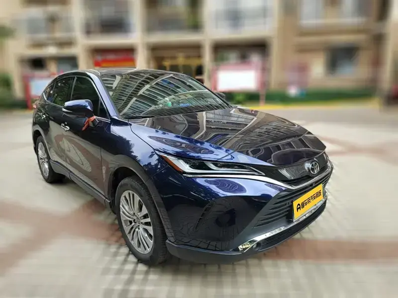 2022 Toyota Harrier с пробегом 28 400 км