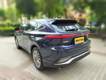 2022 Toyota Harrier с пробегом 28 400 км