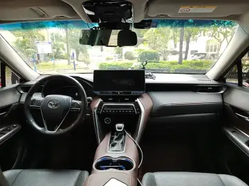 2022 Toyota Harrier с пробегом 28 400 км