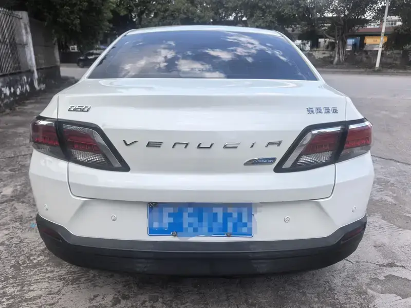 2019 Venucia D60 с пробегом 94 300 км