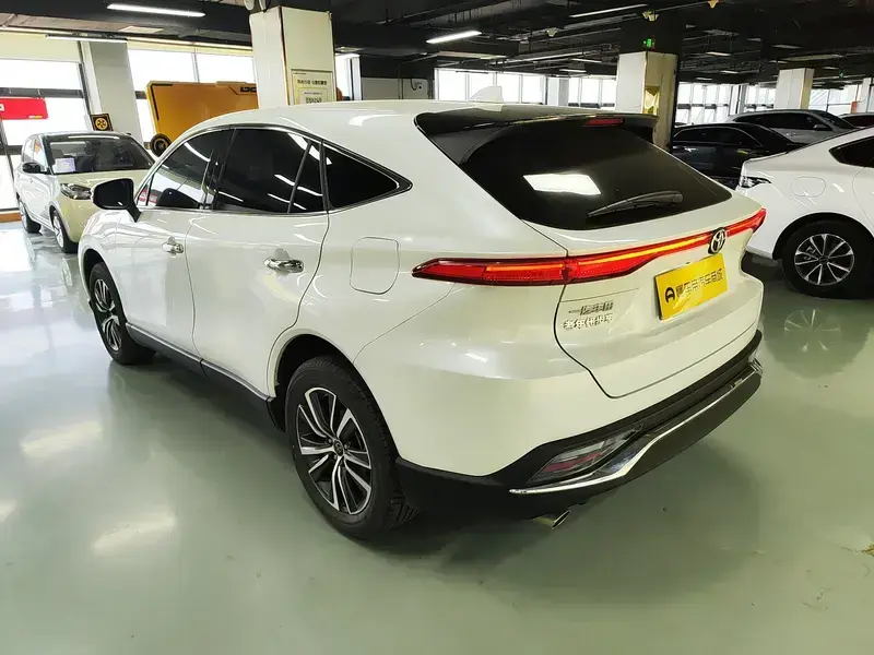 2023 Toyota Harrier с пробегом 34 100 км
