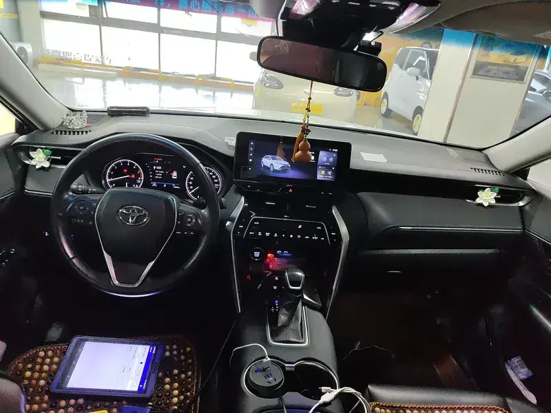 2023 Toyota Harrier с пробегом 34 100 км