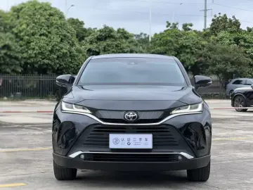 2022 Toyota Harrier с пробегом 45 400 км