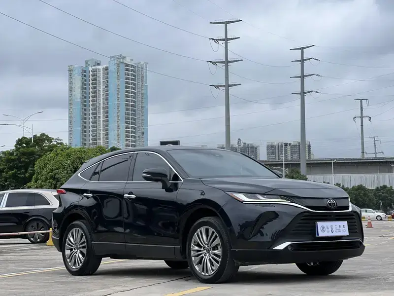 2022 Toyota Harrier с пробегом 45 400 км