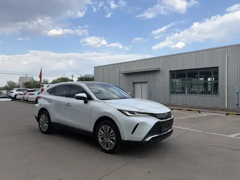 2022 Toyota Harrier с пробегом 39 000 км