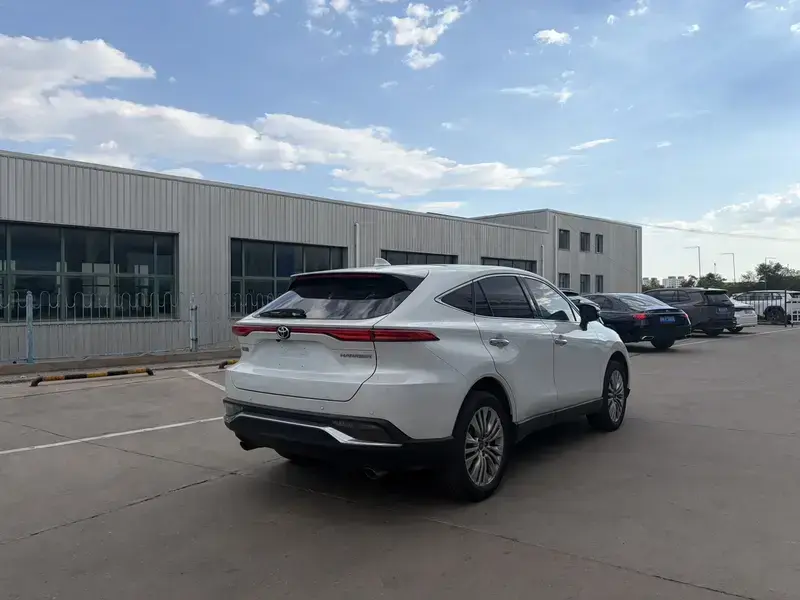 2022 Toyota Harrier с пробегом 39 000 км