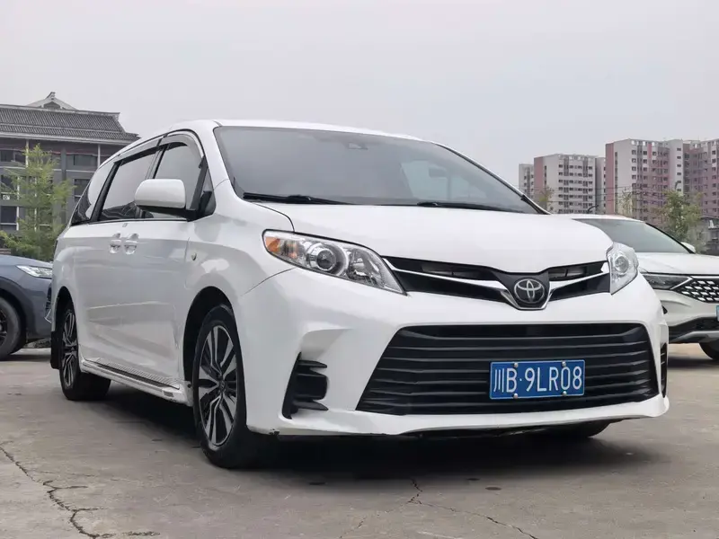 2020 Toyota Sienna с пробегом 95 000 км