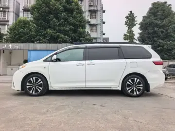2020 Toyota Sienna с пробегом 95 000 км