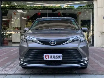2021 Toyota Sienna с пробегом 81 000 км