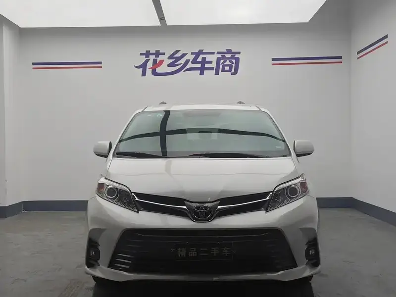 2020 Toyota Sienna с пробегом 85 000 км