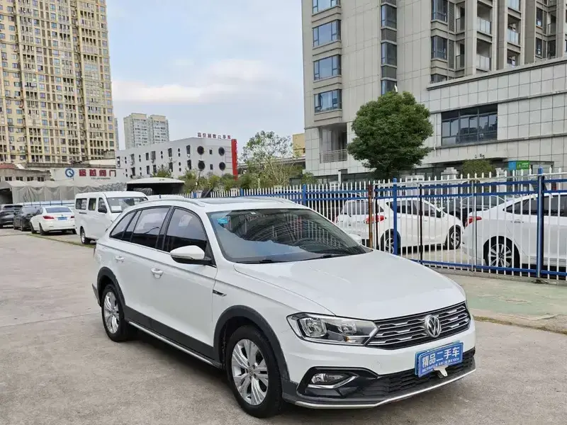 2017 Volkswagen C-Trek с пробегом 76 000 км