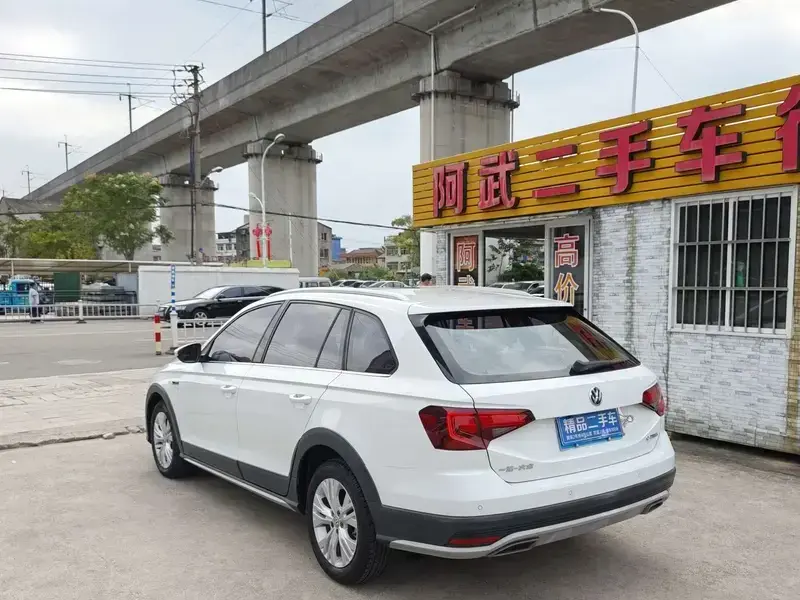 2017 Volkswagen C-Trek с пробегом 76 000 км