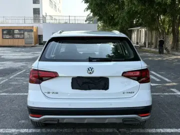 2017 Volkswagen C-Trek с пробегом 124 000 км