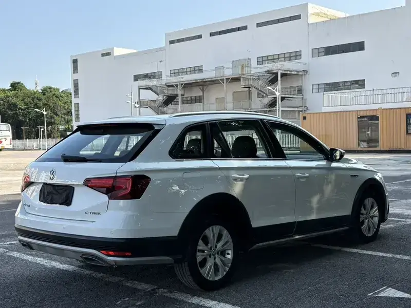 2017 Volkswagen C-Trek с пробегом 124 000 км