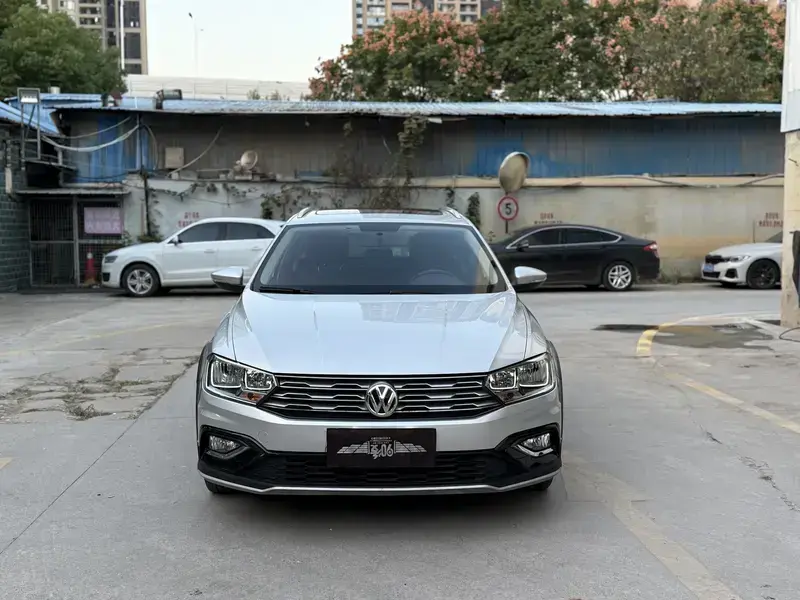 2017 Volkswagen C-Trek с пробегом 80 000 км