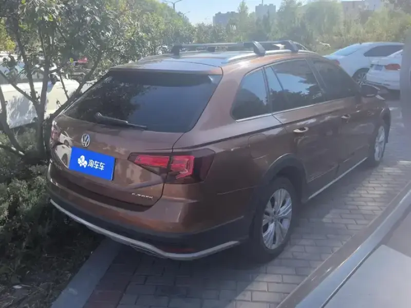 2017 Volkswagen C-Trek с пробегом 107 000 км
