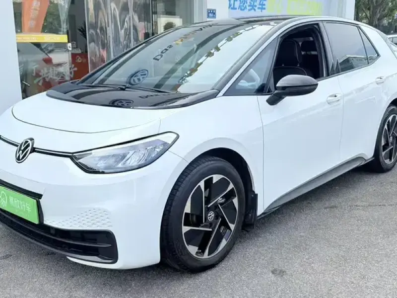 2025 Volkswagen ID.3 с пробегом 37 000 км
