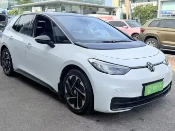 2025 Volkswagen ID.3 с пробегом 37 000 км