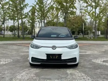 2023 Volkswagen ID.3 с пробегом 22 000 км
