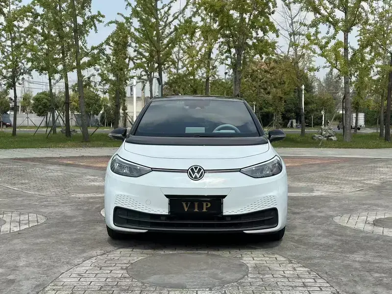 2023 Volkswagen ID.3 с пробегом 22 000 км