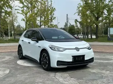 2023 Volkswagen ID.3 с пробегом 22 000 км