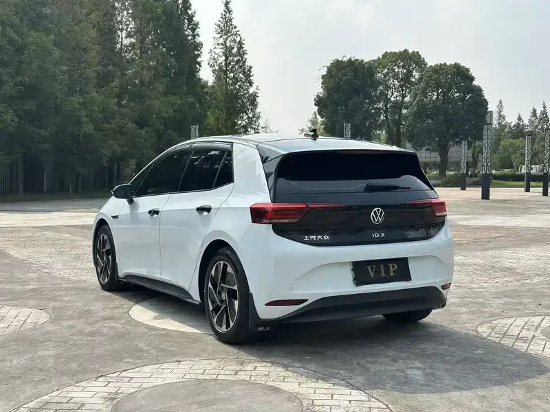 2023 Volkswagen ID.3 с пробегом 22 000 км