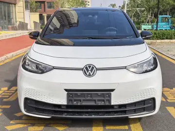 2024 Volkswagen ID.3 с пробегом 14 000 км