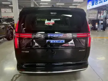 2025 Volvo EM90 с пробегом 6 700 км