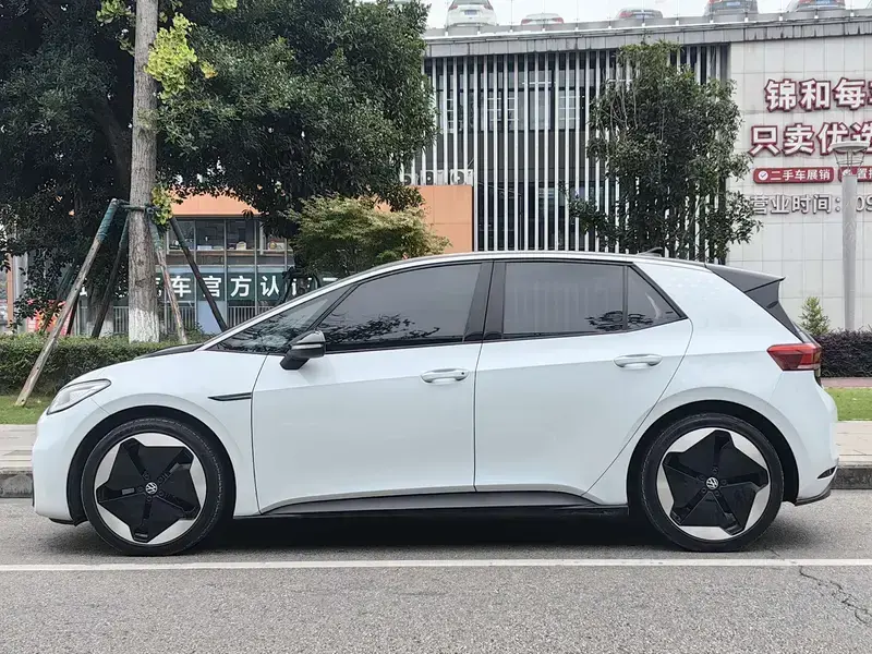 2021 Volkswagen ID.3 с пробегом 102 000 км