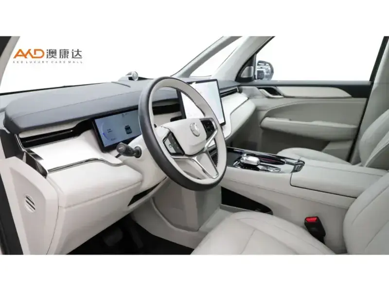 2025 Volvo EM90 с пробегом 22 200 км