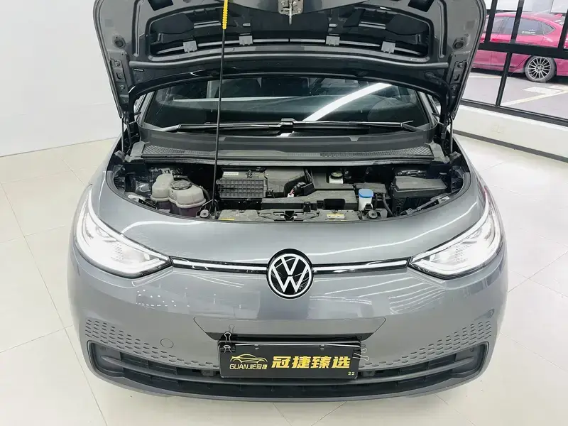 2022 Volkswagen ID.3 с пробегом 25 000 км