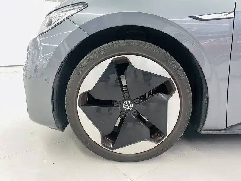 2022 Volkswagen ID.3 с пробегом 25 000 км