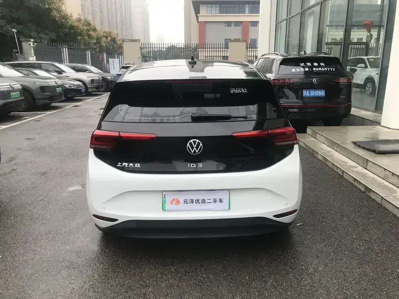 2024 Volkswagen ID.3 с пробегом 45 000 км