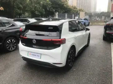 2024 Volkswagen ID.3 с пробегом 45 000 км