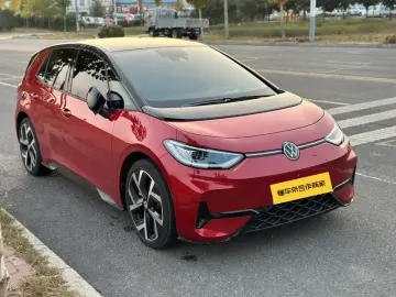 2026 Volkswagen ID.3 с пробегом 14 000 км