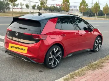 2026 Volkswagen ID.3 с пробегом 14 000 км