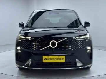 2025 Volvo EM90 с пробегом 14 200 км