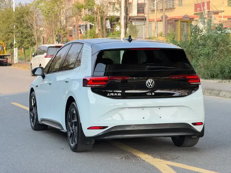 2024 Volkswagen ID.3 с пробегом 64 000 км